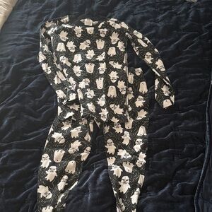 Star Wars Black and White Graphic pjs worn once.